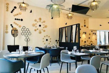 Paris corporate event spaces Hörsaal Hampton by Hilton Clichy image 17