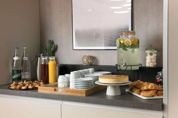 Paris corporate event spaces Hörsaal Hampton by Hilton Clichy image 19