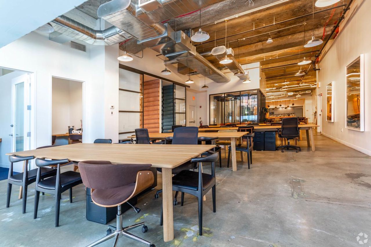 NYC workshop spaces Coworking space Large office space image 9
