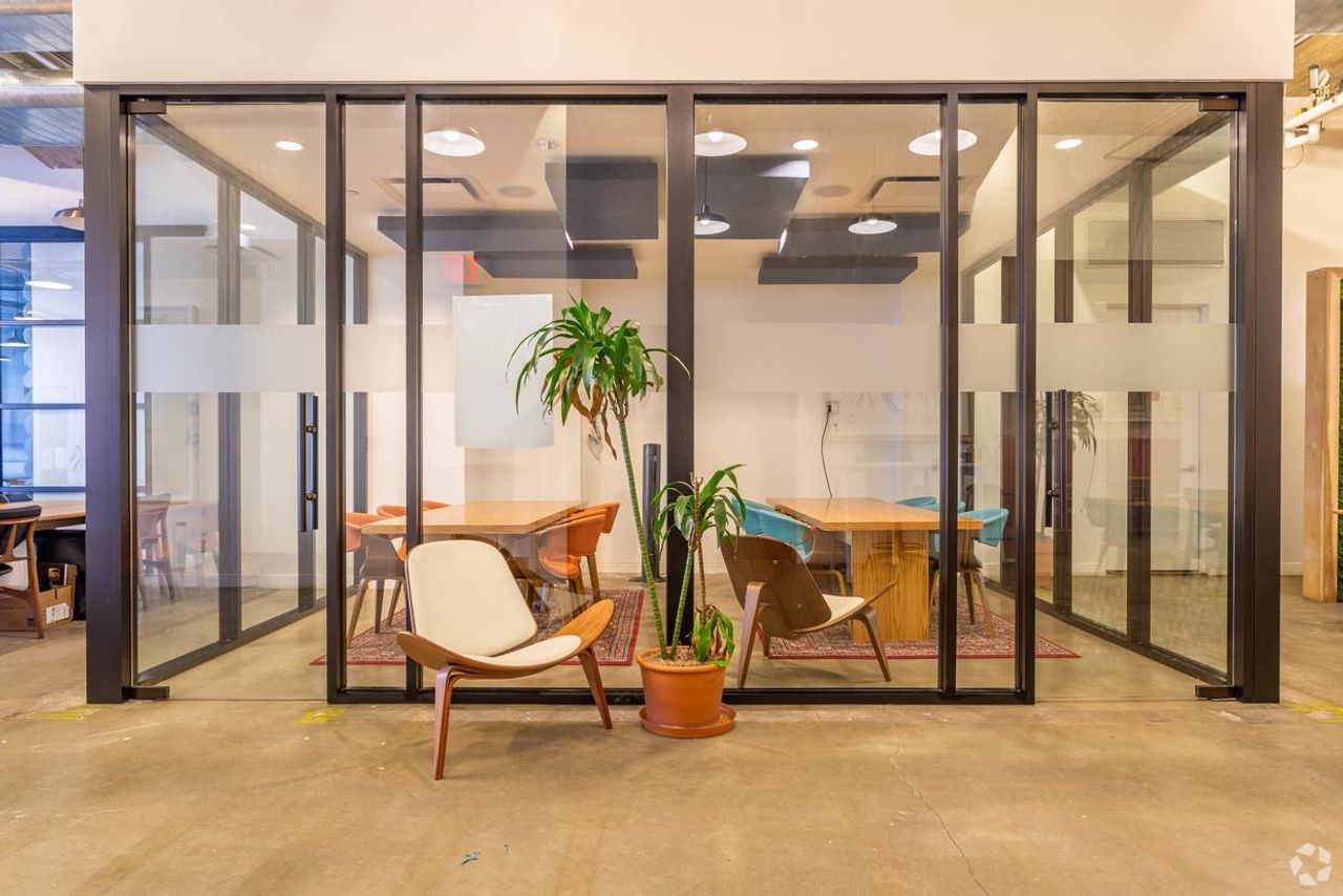 NYC workshop spaces Coworking space Large office space image 11