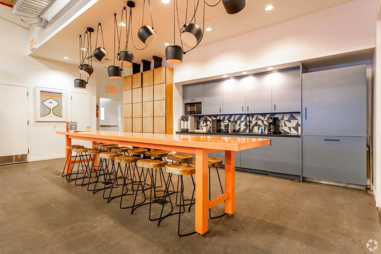 NYC workshop spaces Coworking space Large office space image 15