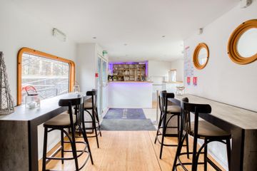 Paris corporate event spaces Boat La Péniche Pélican image 0