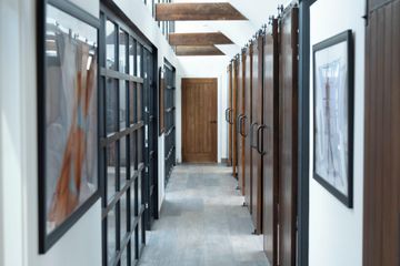 Rest of the World training rooms Meeting room Boardroom image 6