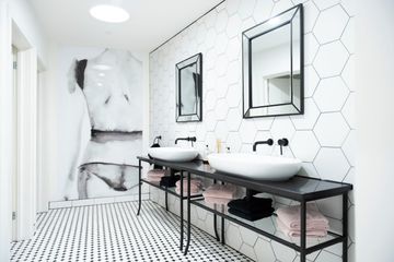 Rest of the World training rooms Meeting room Boardroom image 5