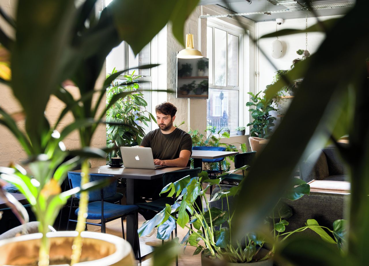 London workshop spaces Cafe Cafe Lounge image 7