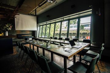 Berlin seminar rooms Bar Meeting und Shootingraum image 1