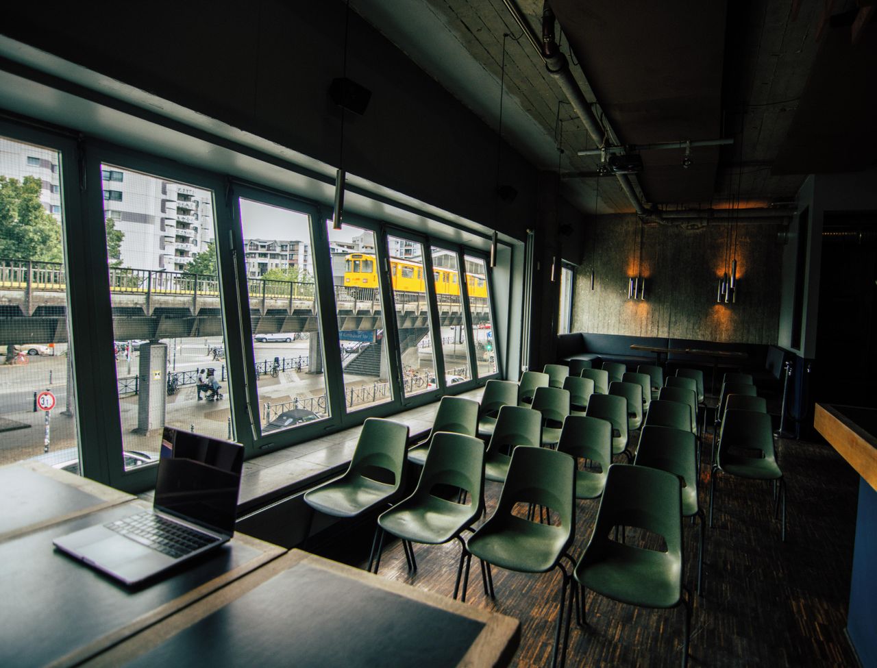 Berlin seminar rooms Bar Meeting und Shootingraum image 9