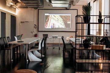 Nuremberg training rooms Meeting room 100 m² light-flooded loft image 3