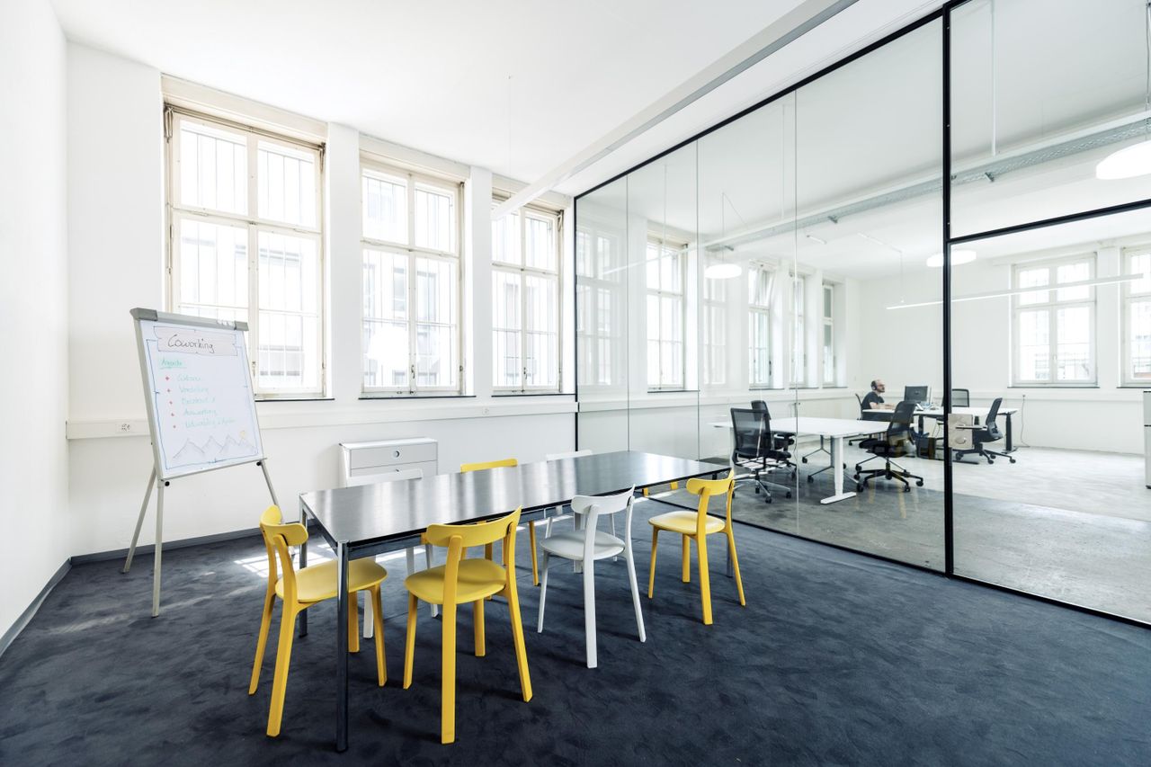 Rest of the World Kundengespräch  Meetingraum image 2