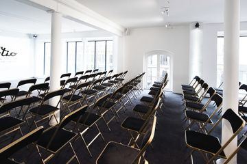 Paris corporate event spaces Meeting room Le Studio image 9