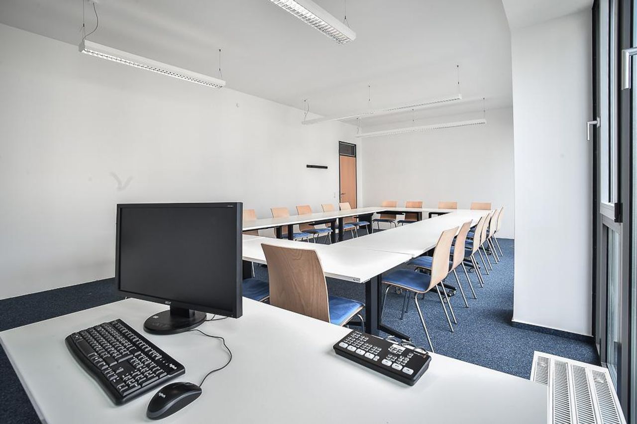 Stuttgart  Meeting room Seminarraum Jakarta image 2