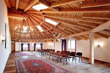 Rest of the World workshop spaces Castle Tagungsbereich image 10