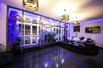 Paris training rooms Unusual venue Showroom for evening events image 3