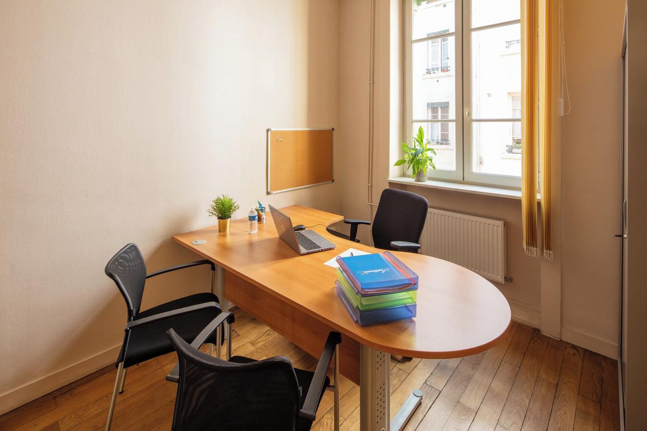 Lyon training rooms Vergaderruimte BUREAU image 1
