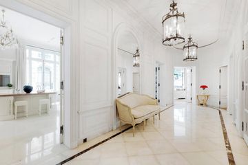 Paris training rooms Private residence Luxury Apartment image 1