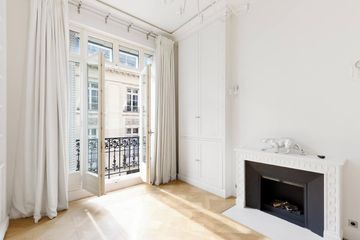 Paris training rooms Private residence Luxury Apartment image 2