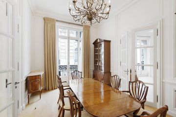 Paris training rooms Private residence Luxury Apartment image 3