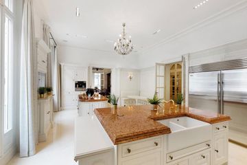 Paris training rooms Private residence Luxury Apartment image 5