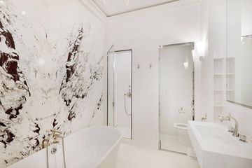 Paris training rooms Private residence Luxury Apartment image 6