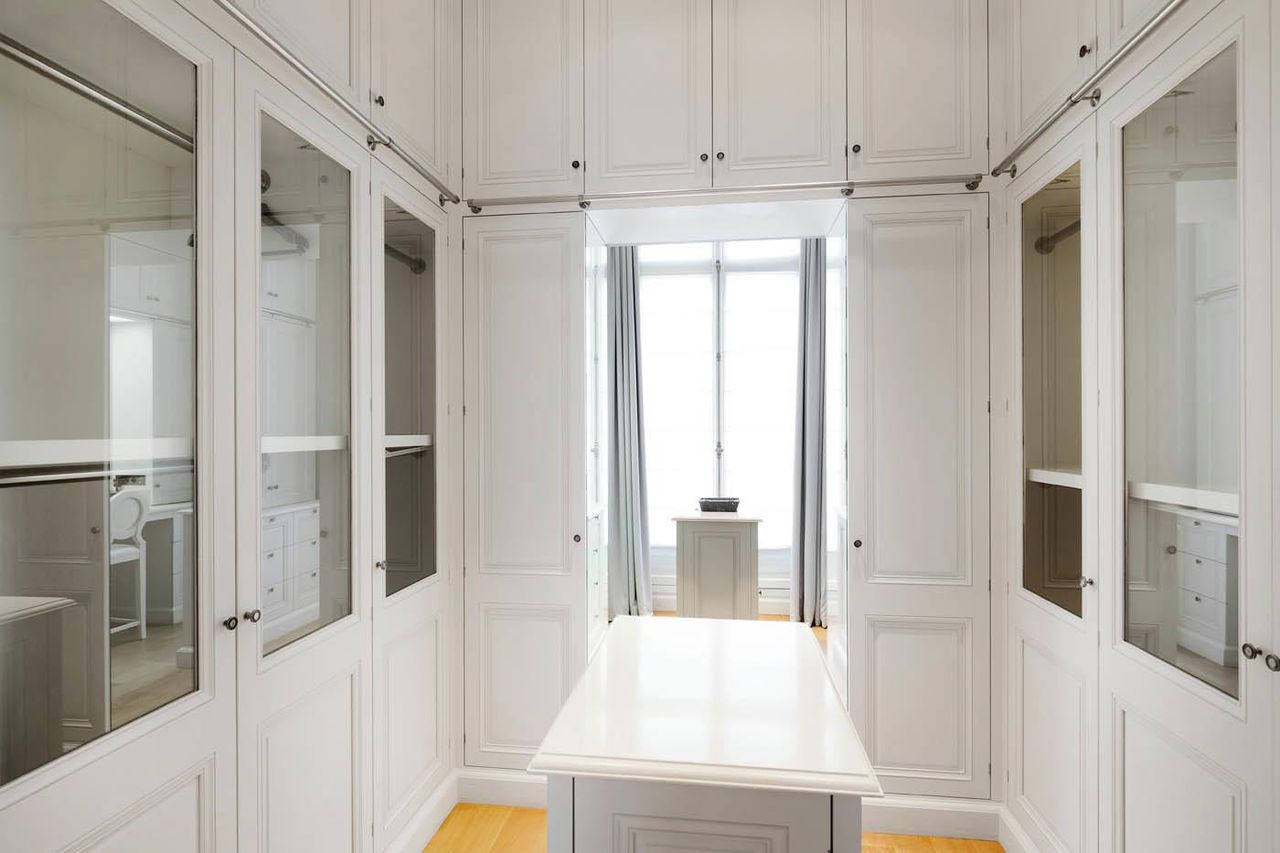 Paris training rooms Private residence Luxury Apartment image 8