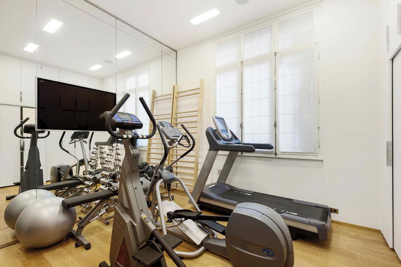 Paris training rooms Private residence Luxury Apartment image 9