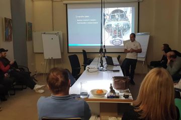 Berlin training rooms Coworking Space Meetingraum image 3