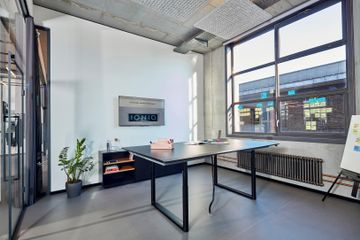 Frankfurt training rooms Meeting room Talk image 1