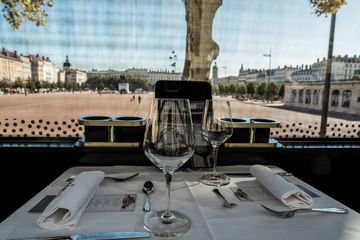 Lyon corporate event spaces Restaurant Bus Restaurant image 7