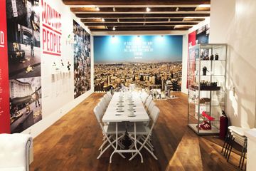 Amsterdam training rooms Galerie Creative meeting space with activistic art image 3