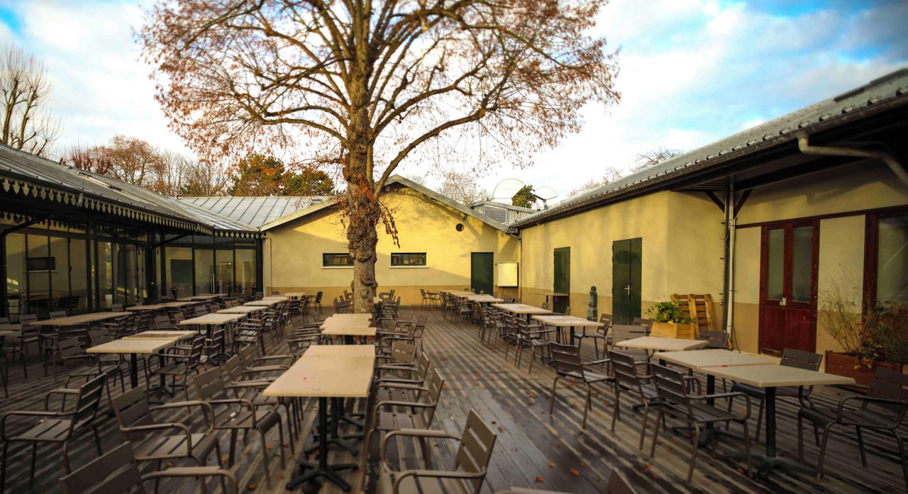 Paris training rooms Banquet hall La Grande Verrière image 28