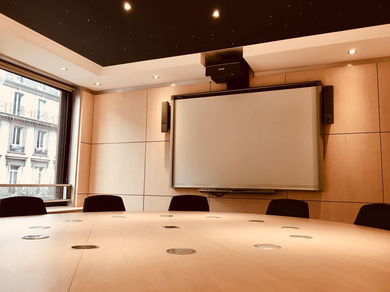 Paris training rooms Meeting room Moon image 2