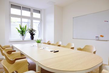 Berlin workshop spaces Meeting room Conference Room image 3