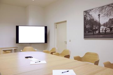 Berlin workshop spaces Meeting room Conference Room image 3