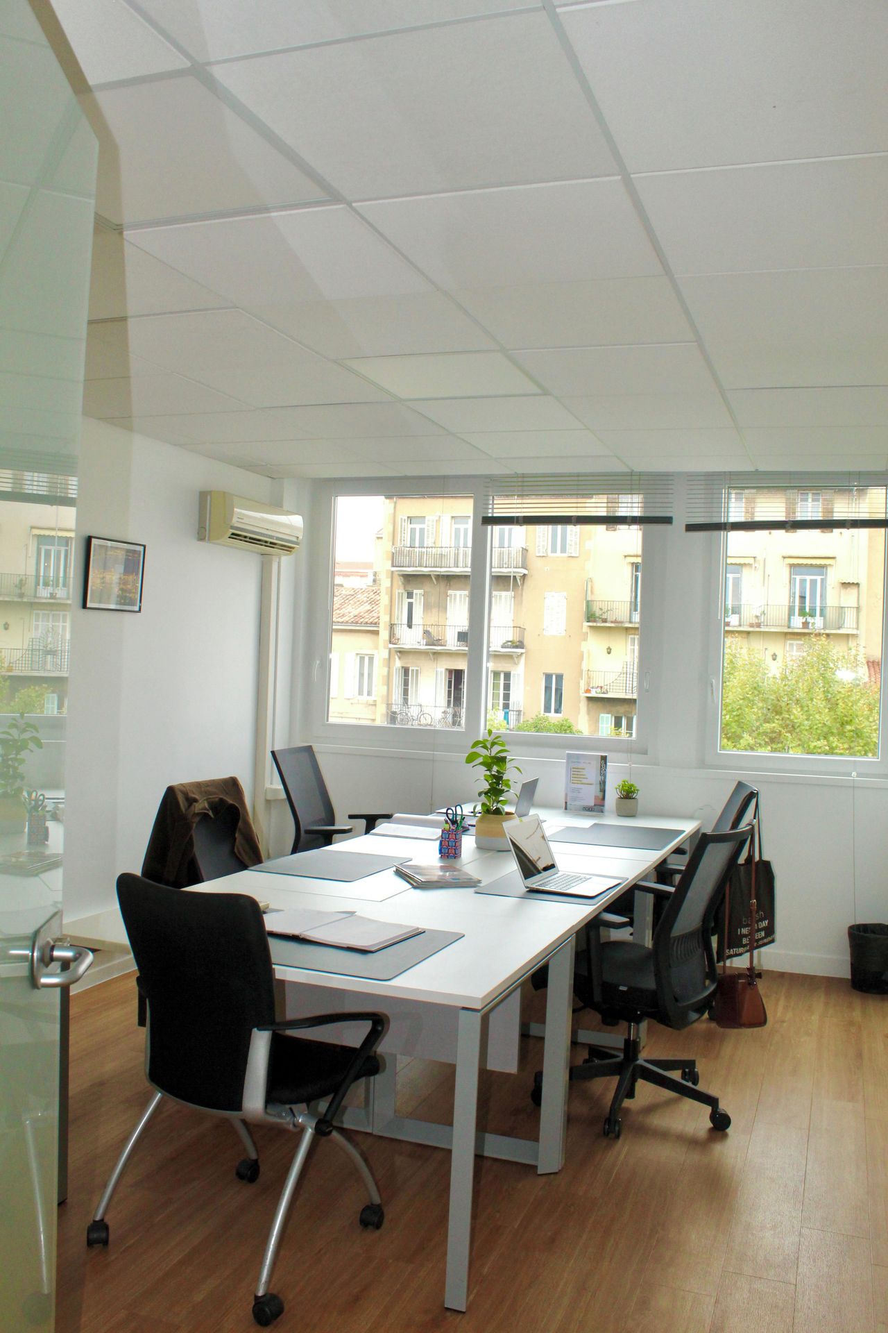 Marseille training rooms Meeting room Salle de réunion 6 à 8 personnes image 2