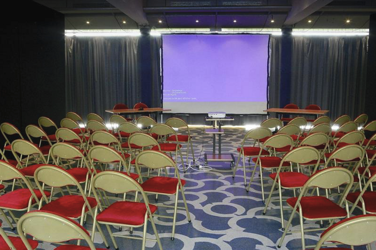 Paris training rooms Festsaal Charléty Stadium image 2