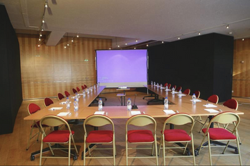 Paris training rooms Banquet hall Charléty Stadium image 1