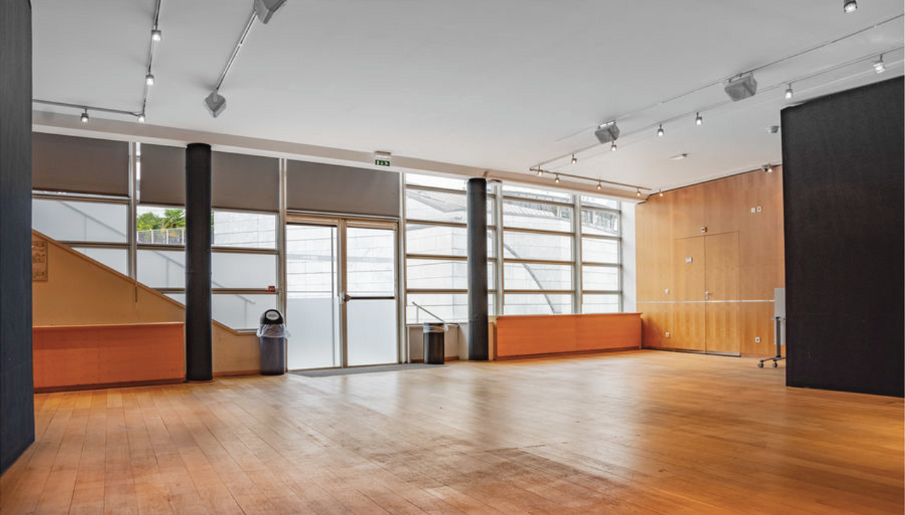 Paris training rooms Festsaal Charléty Stadium image 2