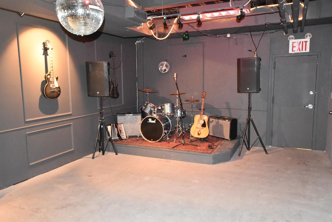 NYC workshop spaces Partyraum Lower Level Bowery Cocktail Lounge Space image 8