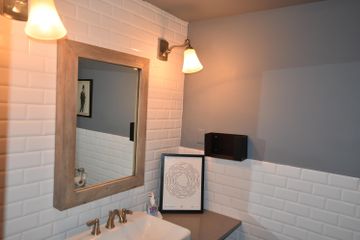 NYC workshop spaces Partyraum Lower Level Bowery Cocktail Lounge Space image 2