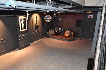 NYC workshop spaces Partyraum Lower Level Bowery Cocktail Lounge Space image 0