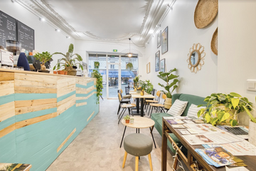 Paris training rooms Cafe Coffee shop image 1