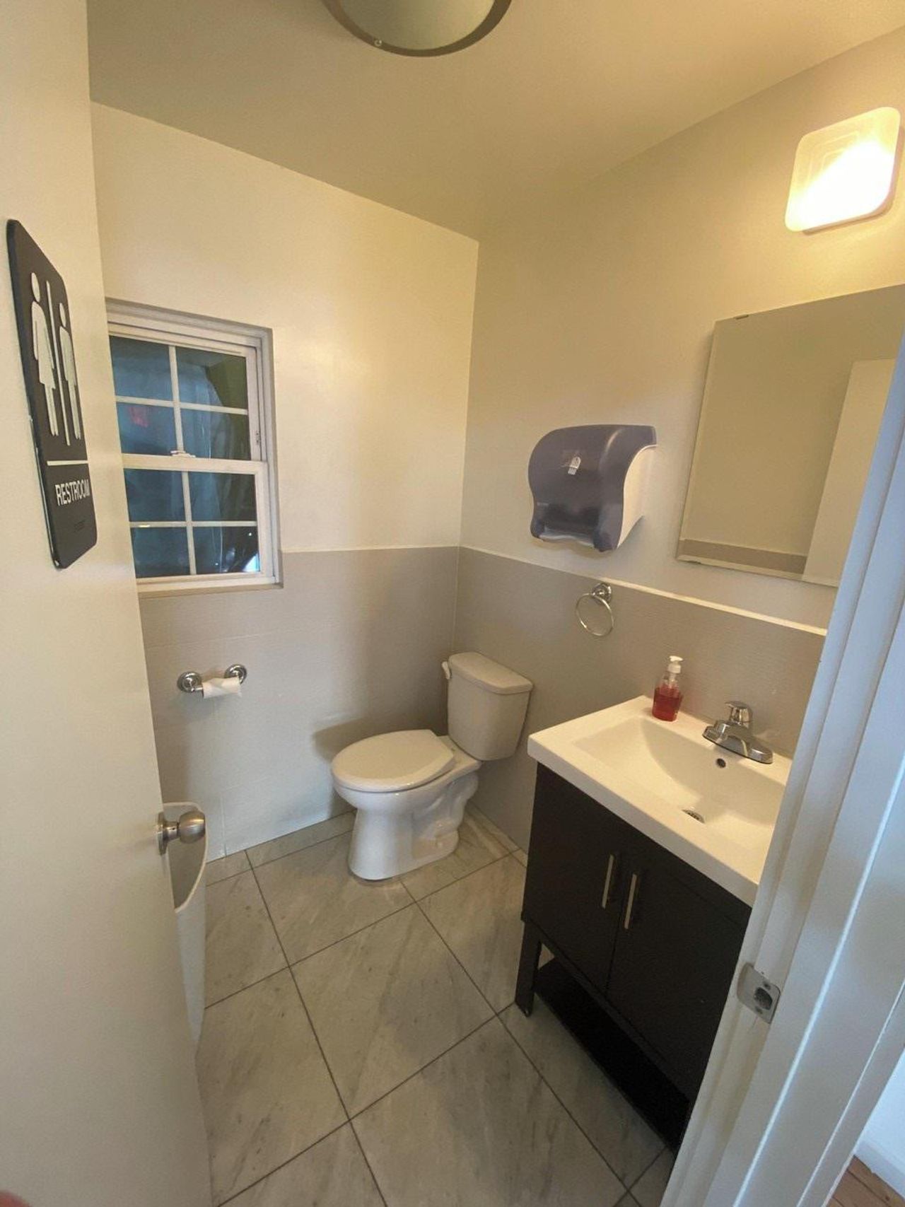 NYC training rooms Galerie Greenpoint Hall image 6