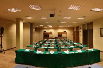 Madrid training rooms Vergaderruimte MEETING ROOM 2+3 (140 m2) image 2