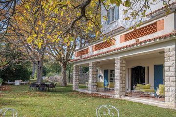 Rest of the World training rooms Unusual venue la maison Palatine image 5