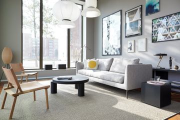 Hamburg training rooms Unusual venue Showroom/Meeting Room image 3