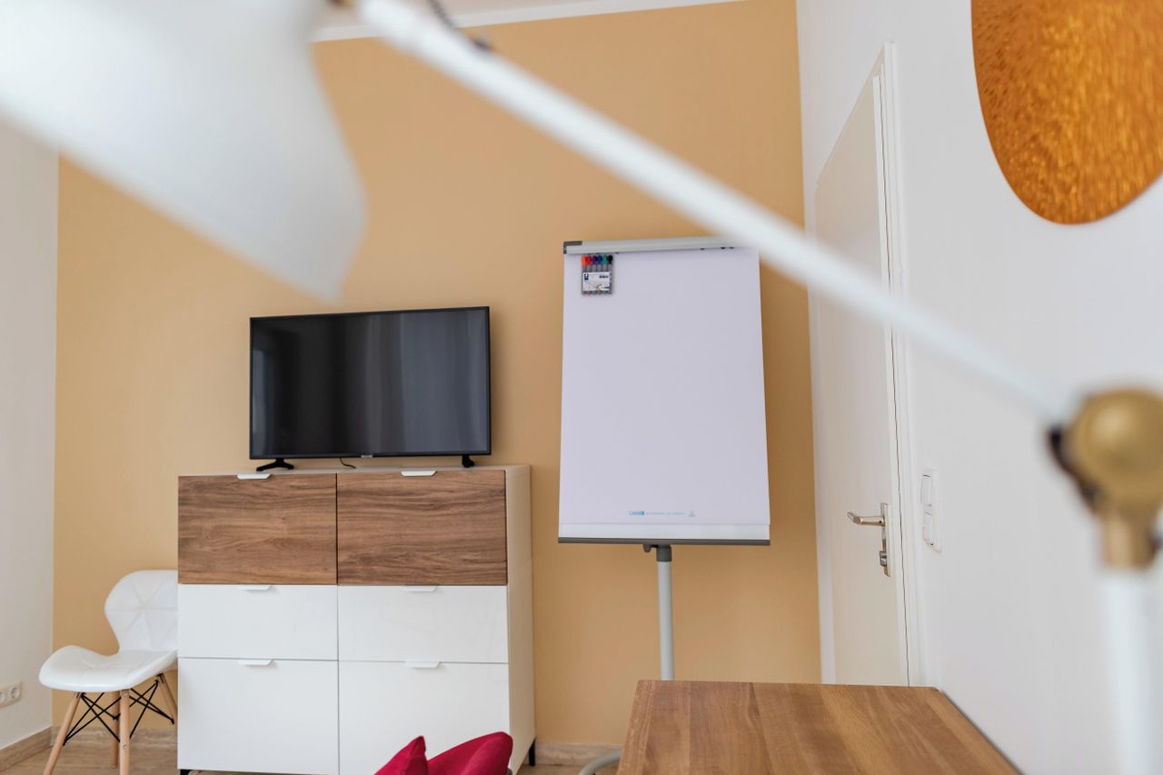 Frankfurt am Main workshop spaces Vergaderruimte Seminar room image 4