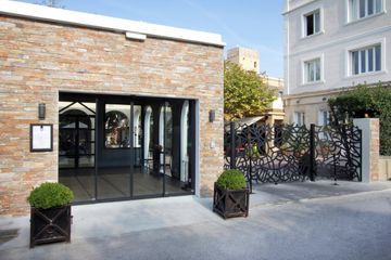 Marseille training rooms Terras Meetingroom image 1