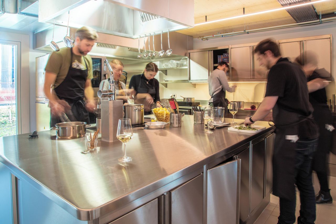 Zurich training rooms Kitchen studio Kitchen image 3