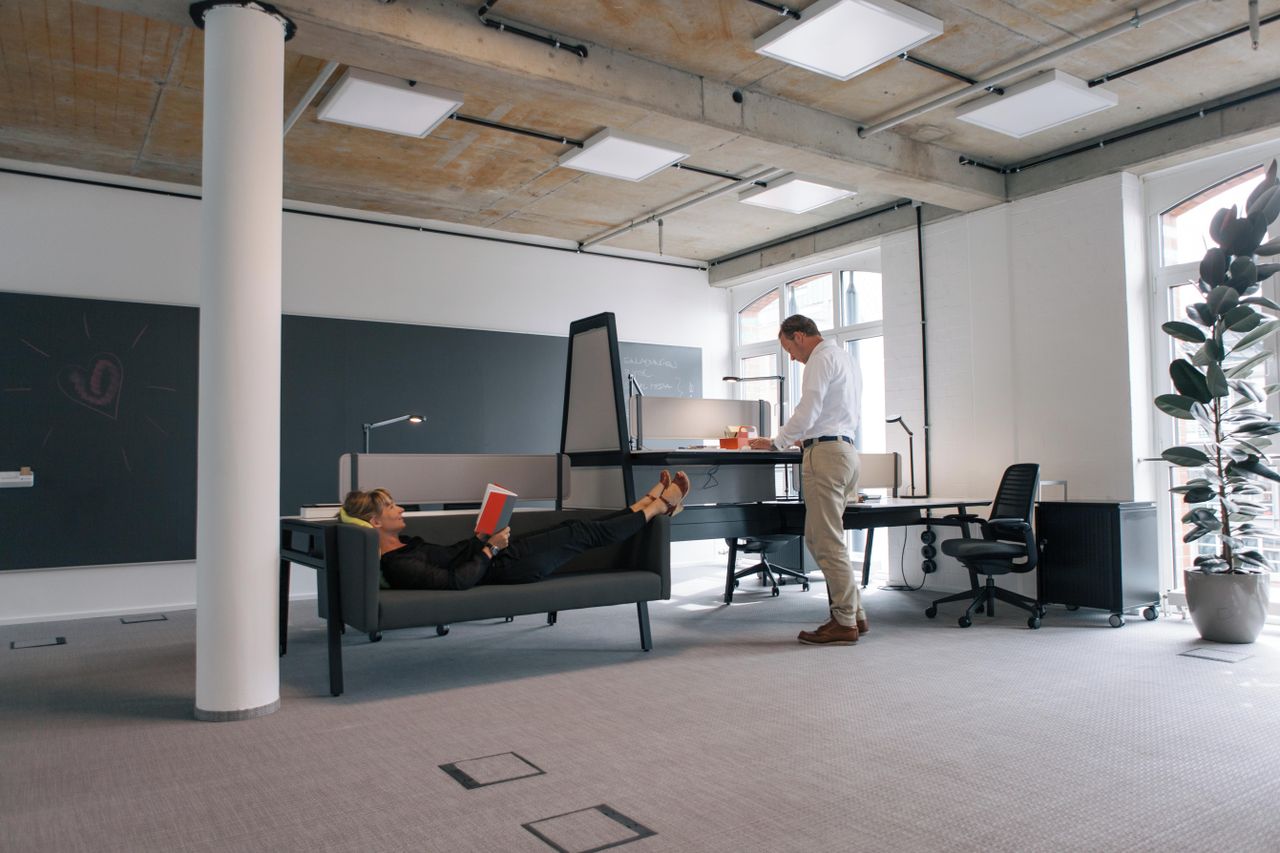 Hamburg Arbeitsgruppe Coworking Space stilwerk workspace Steharbeitsplatz / Flex Desk image 0