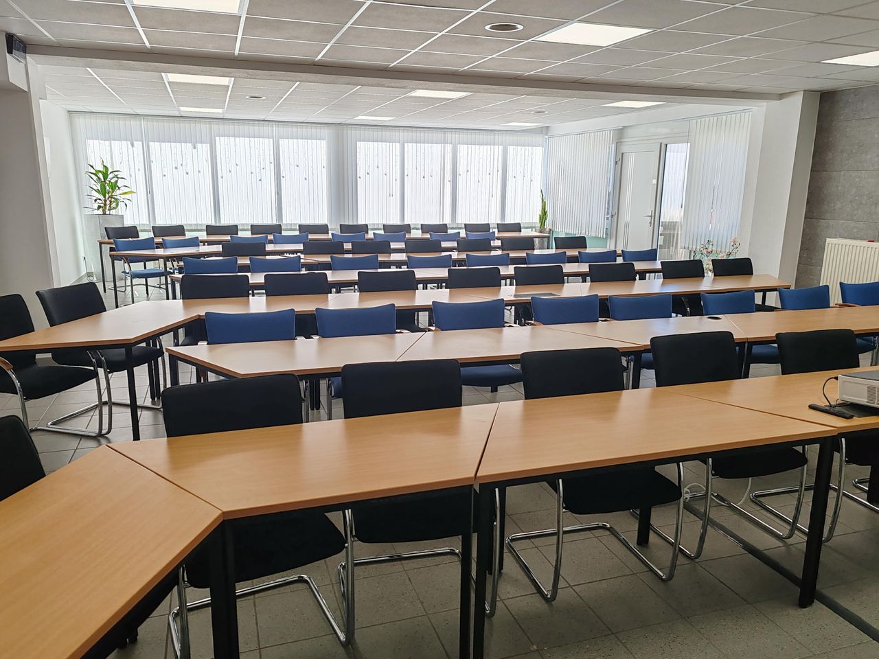 Rest of the World  Seminar rooms Seminario image 6